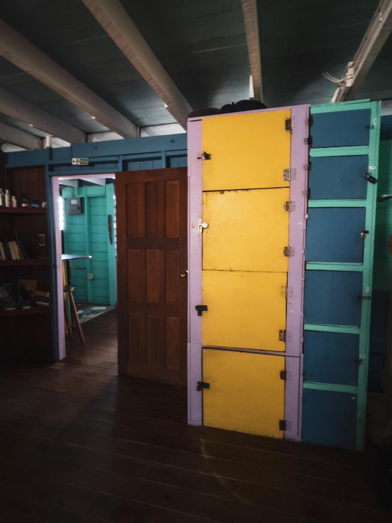 Anda Di Hows Hostel Placencia Zewnętrze zdjęcie