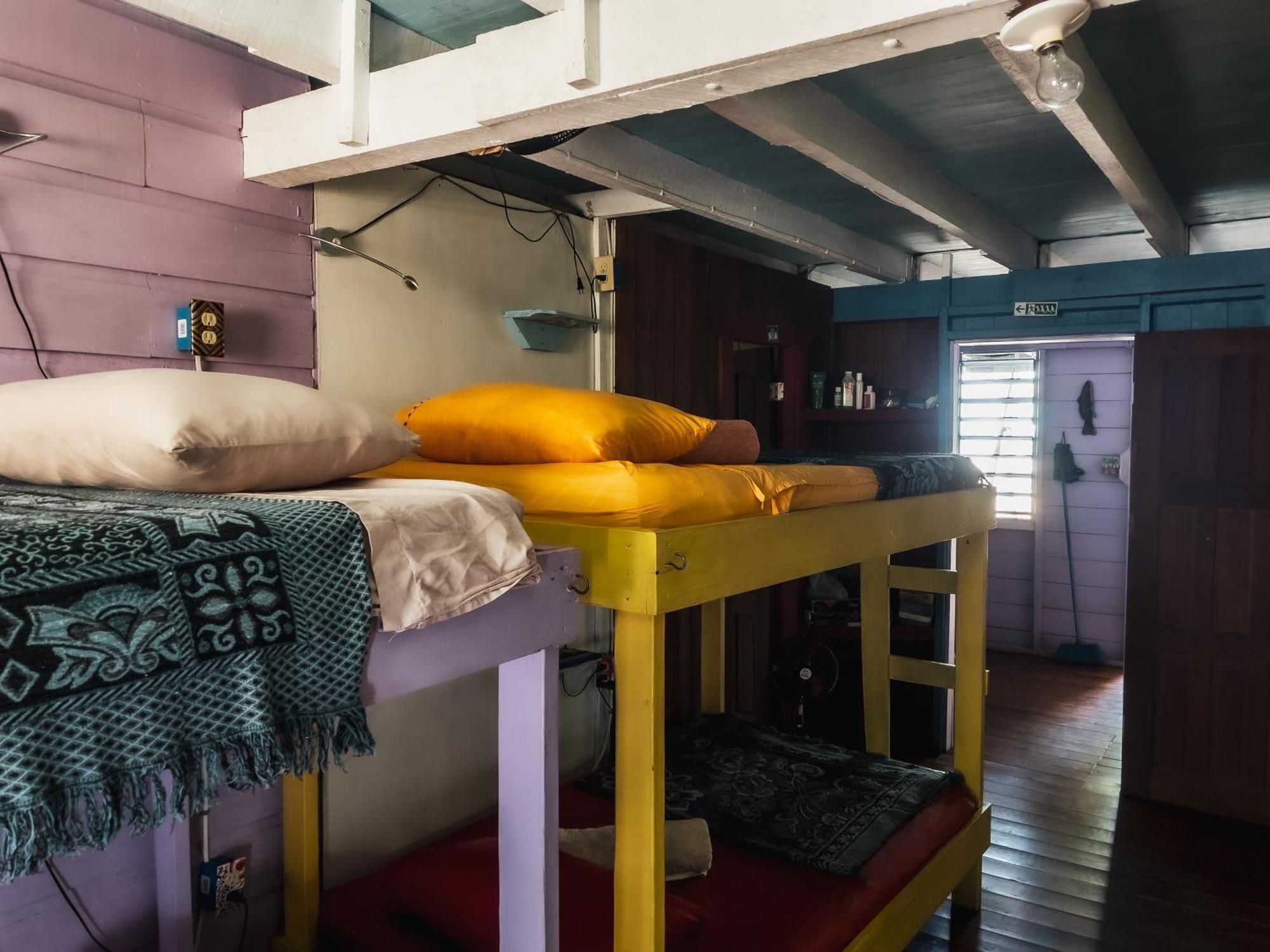 Anda Di Hows Hostel Placencia Zewnętrze zdjęcie