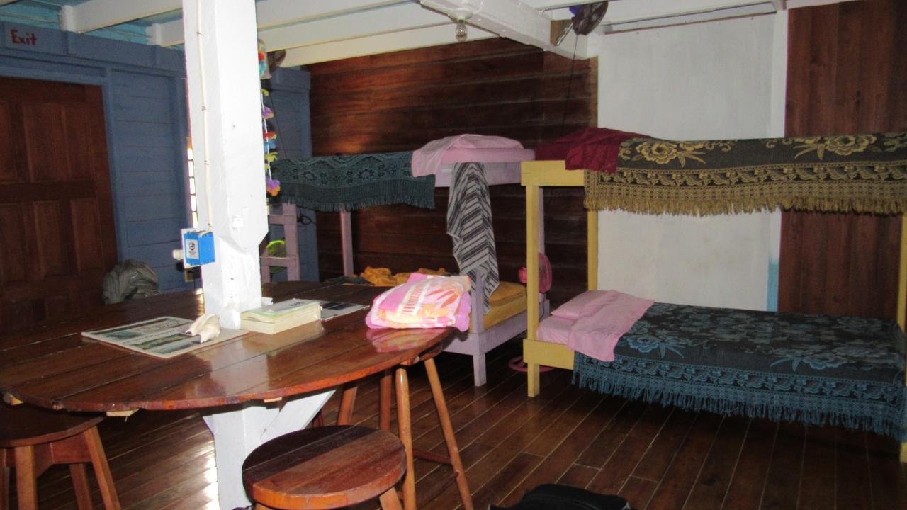 Anda Di Hows Hostel Placencia Zewnętrze zdjęcie