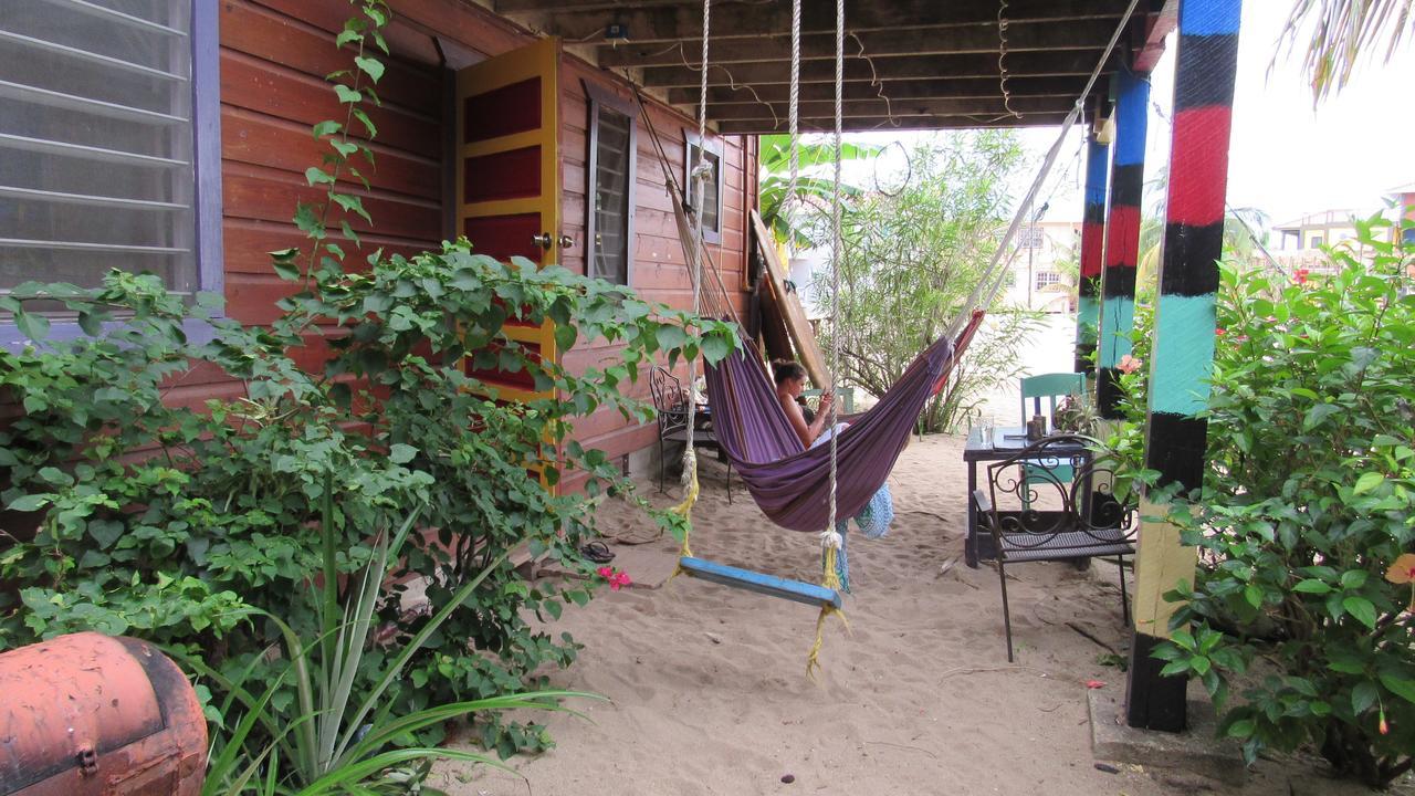 Anda Di Hows Hostel Placencia Zewnętrze zdjęcie