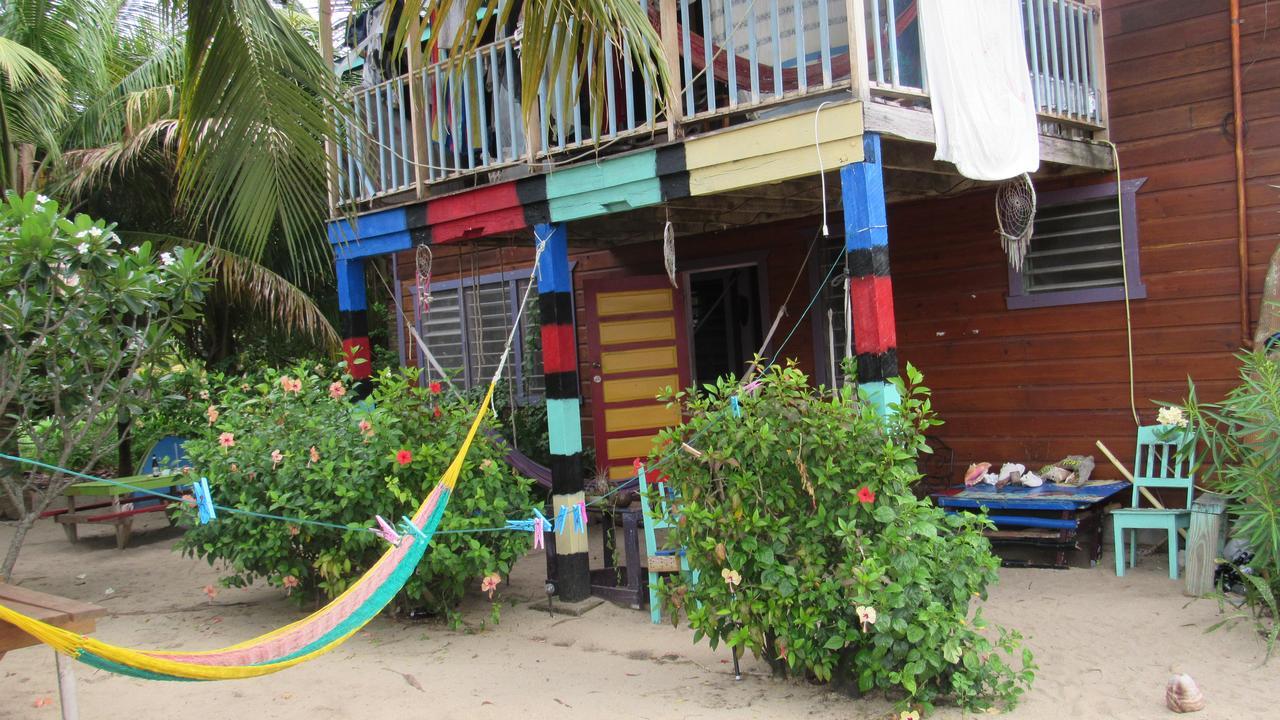 Anda Di Hows Hostel Placencia Zewnętrze zdjęcie